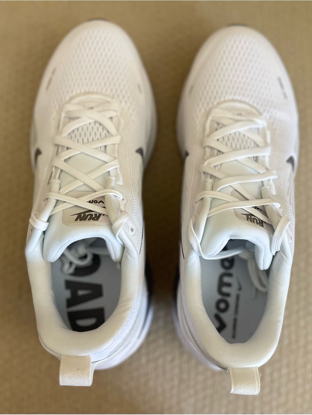 Size 11 - Nike Vomero 18 TB White Gunsmoke Running Shoes IB4033-109 Men’s NEW - Picture 3 of 10